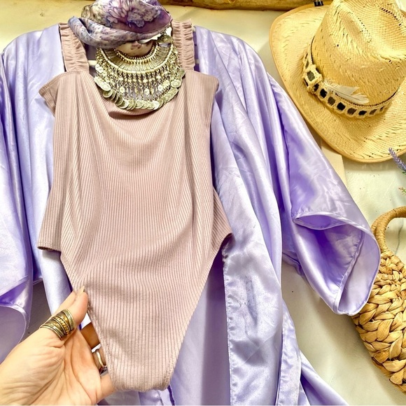 Aritzia Sunday Best Lavender colour ruffled ruched firecracker bodysuit - Picture 6 of 11